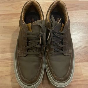 Men Skechers Memory Foam - like New size 9.5